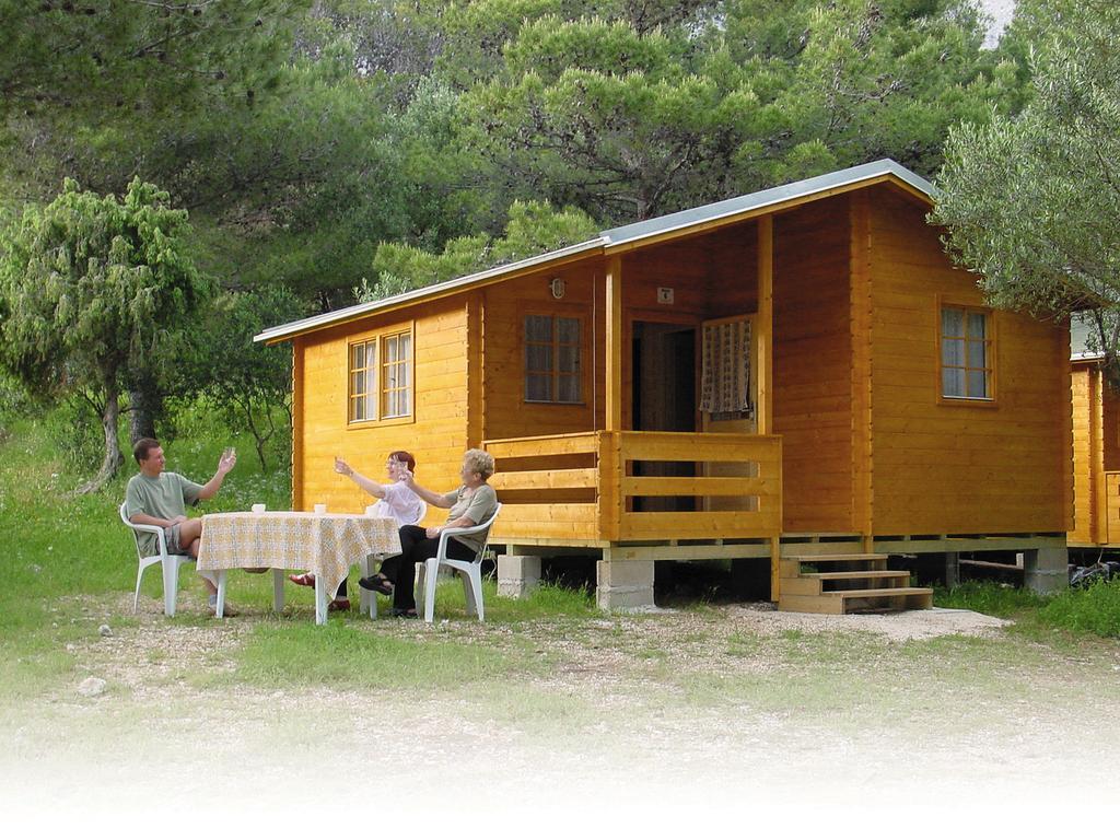 Victoria Cottage Camping Dole Blato  Kültér fotó